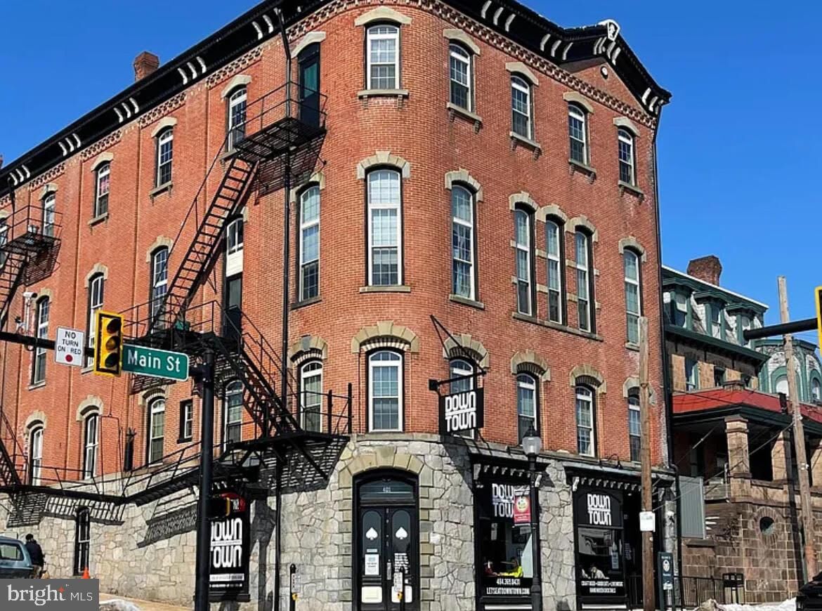 Property Photo:  13 N 4th Ave 17  PA 19468 