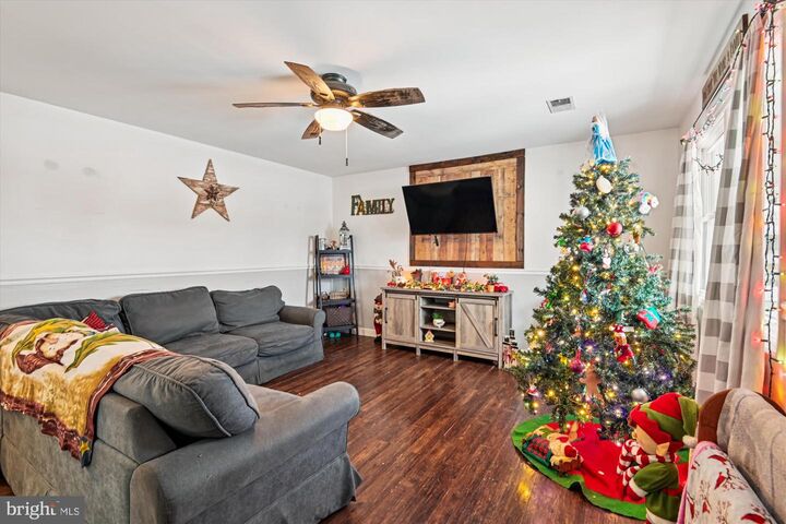 Property Photo: 1091 Notley Court MD 21122