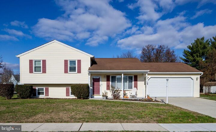 56 Honeysuckle Drive  Mechanicsburg PA 17050 photo