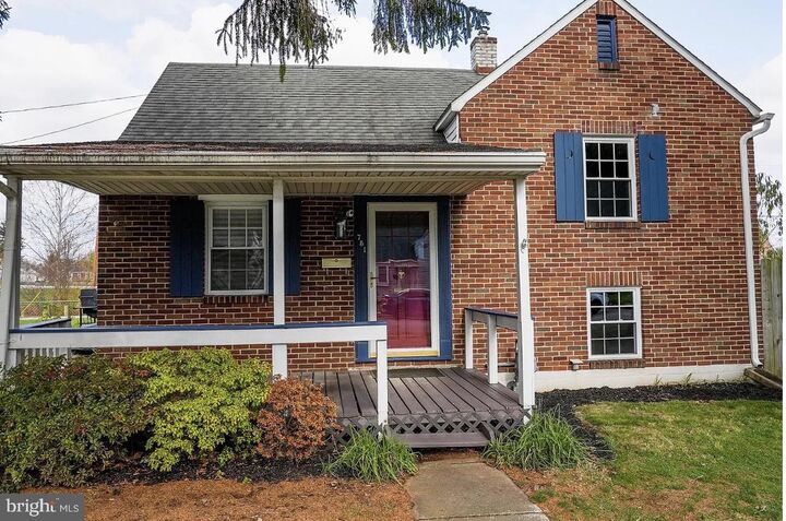 751 Village Road  York PA 17404 photo