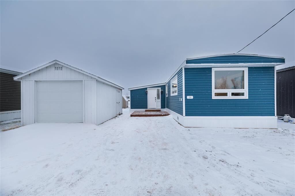 Property Photo:  24 Trailer Court Road  MB R0A 1C0 