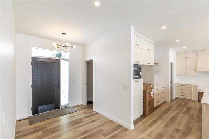 Property Photo: 43 Bentley Bay MB R5G 2Y4