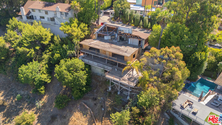 Property Photo: 837 Linda Flora Dr CA 90049