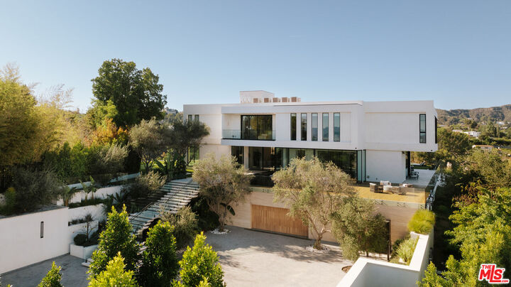 Property Photo: 16187 Royal Oak Rd CA 91436