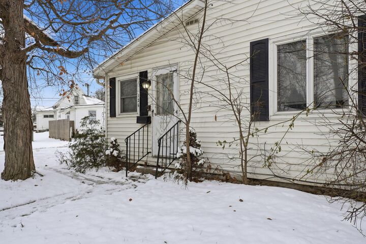 Property Photo: 126 Grove Street OH 43040