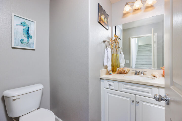 Property Photo:  444 Via De La Paz  CA 92211 