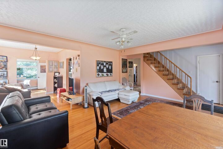 Photo de la propriété: 11022 110 Avenue NW AB T5H 1H9