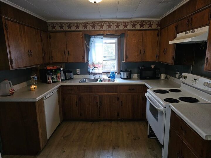 Property Photo: 19504 Ridge Ave VA 23410