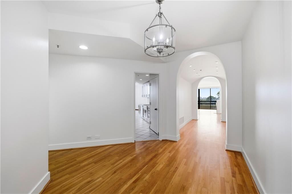 Property Photo: 2660 Peachtree Road NW 9G GA 30305