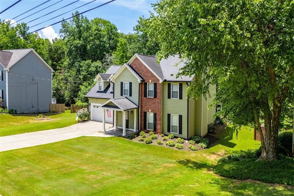 Property Photo:  955 Pointers Way  GA 30043 