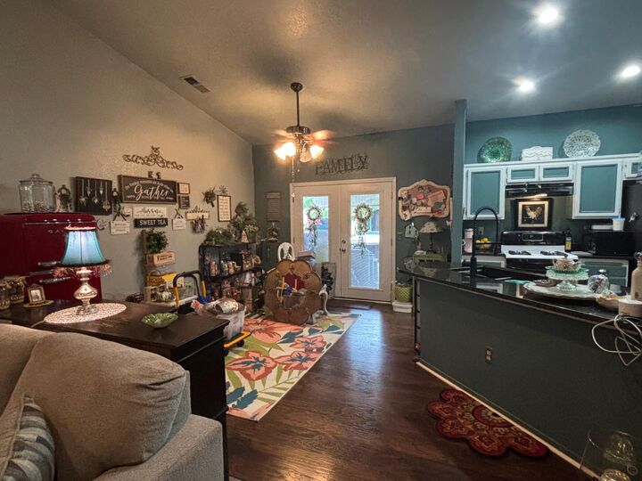 Property Photo:  1663 Saltbrush Avenue  CA 93210 