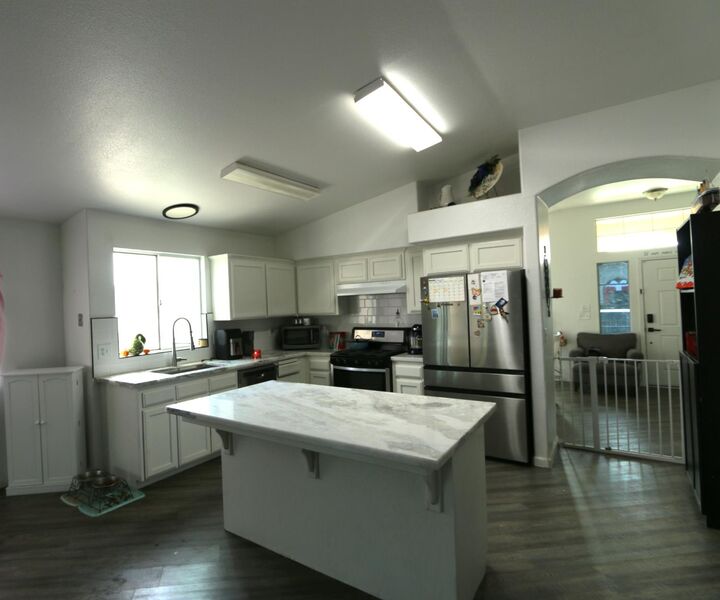 Property Photo:  5574 W Pine Avenue  CA 93722 