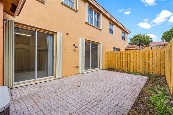 Property Photo:  8520 NW 139th Ter 1602  FL 33016 