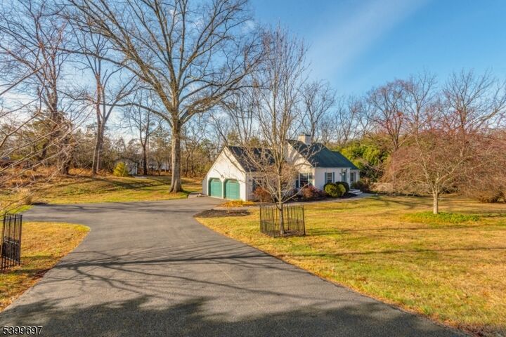 Property Photo: 18 Farview Dr NJ 08801