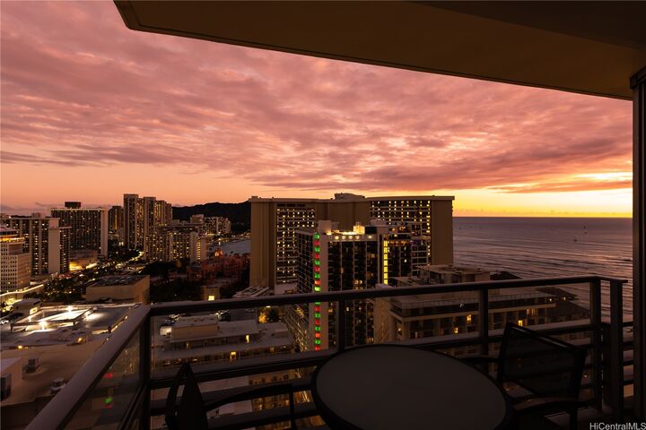 Property Photo: 223 Saratoga Road 2802 (Corner End) HI 96815