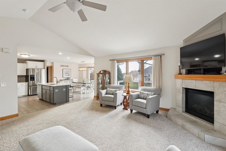 Property Photo: 15714 Aurora Avenue IA 50323