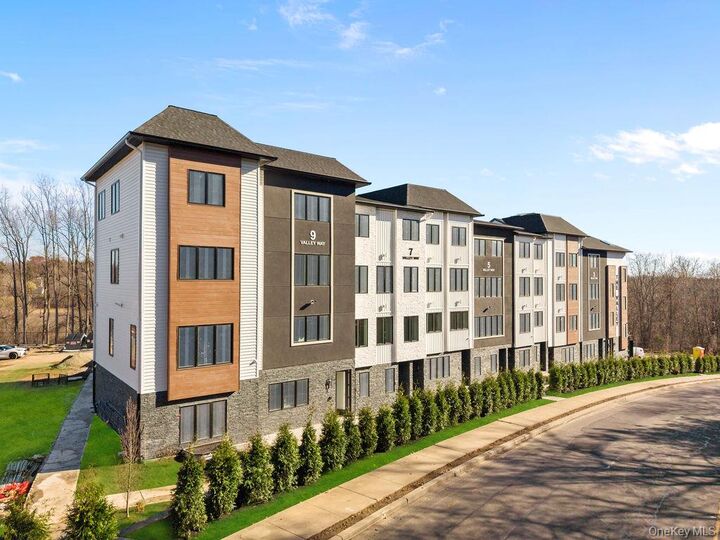 Property Photo: 5 Valley Way 321 NY 10977