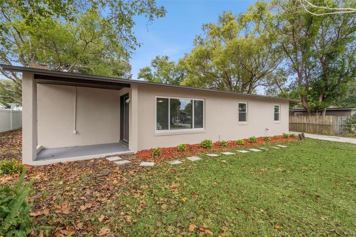 Property Photo: 140 N. Fairfax FL 32708