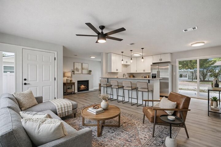 Property Photo: 140 N. Fairfax FL 32708