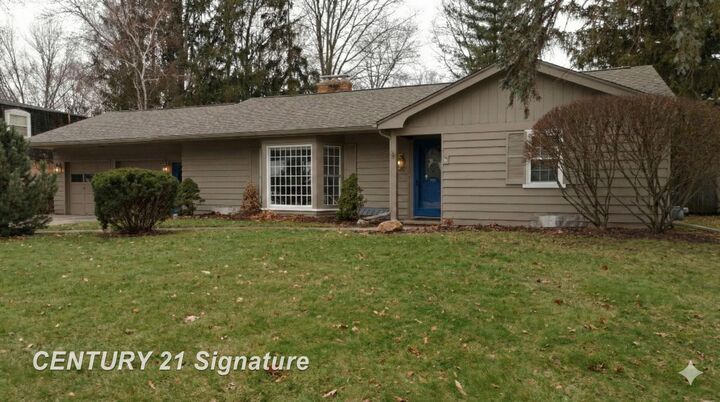 Property Photo:  8 Iota Place  MI 48638 