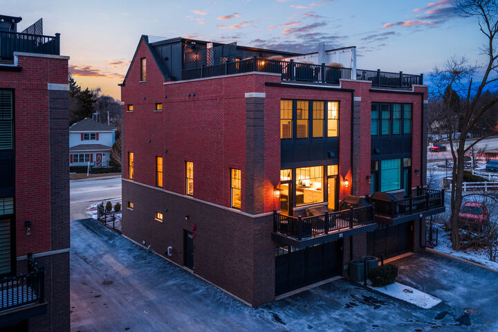 Property Photo:  932 E Chicago Avenue  IL 60540 