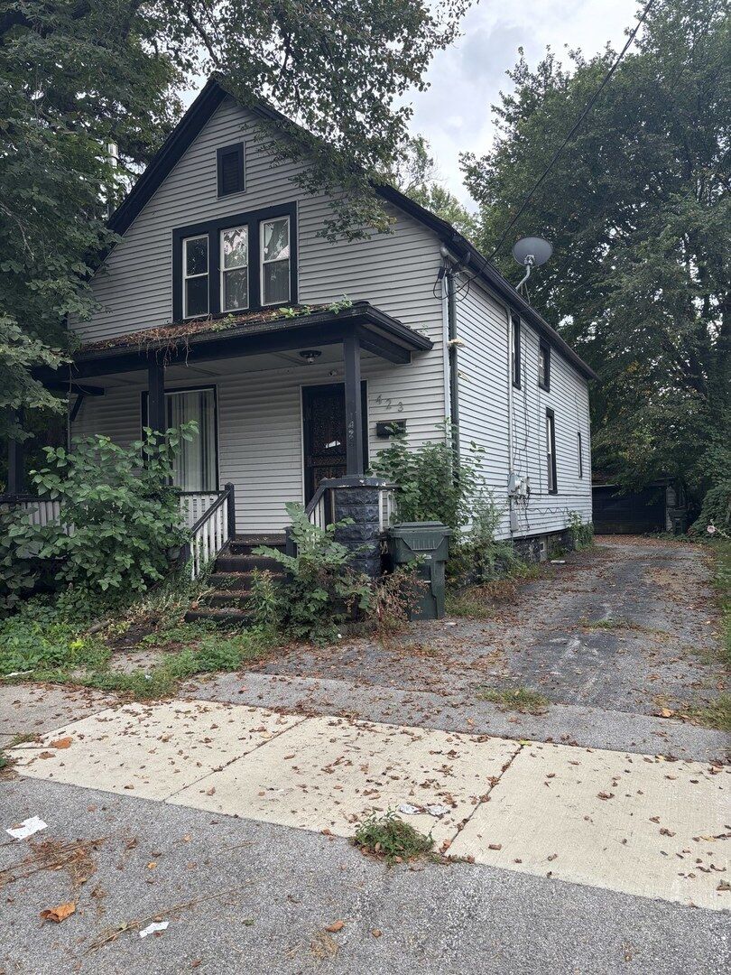 Property Photo: 423 E 144th Street IL 60419