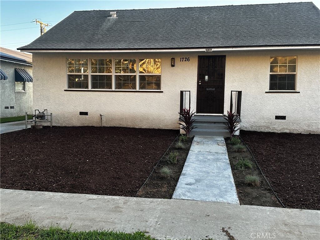 Property Photo:  1726 E 122nd  CA 90059 