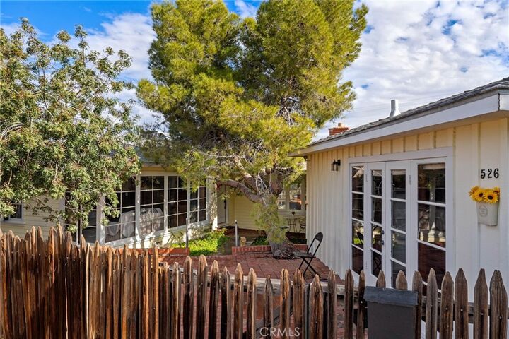 Property Photo:  526 Washington  CA 93268 