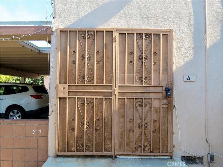 Property Photo:  212 W 84th  CA 90003 