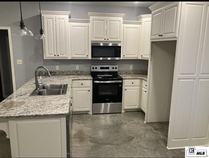 Property Photo: 120 Douglas Lane LA 71227