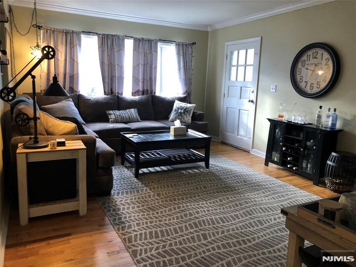 Property Photo:  34-1 Cross Avenue 1  NJ 07432 