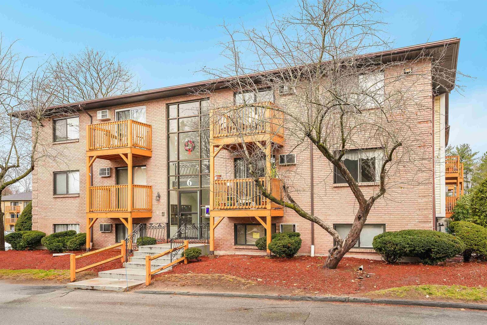 Property Photo:  6 Lancelot Court  NH 03079 