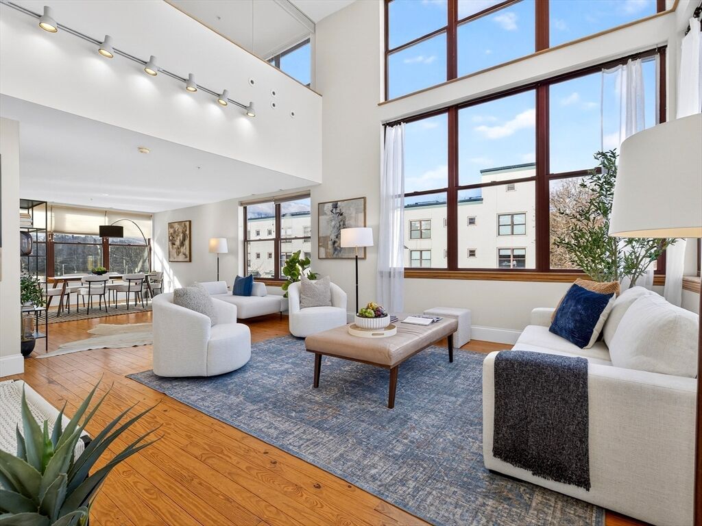 Property Photo:  62-76 Cornwall St 74 (E)  MA 02130 