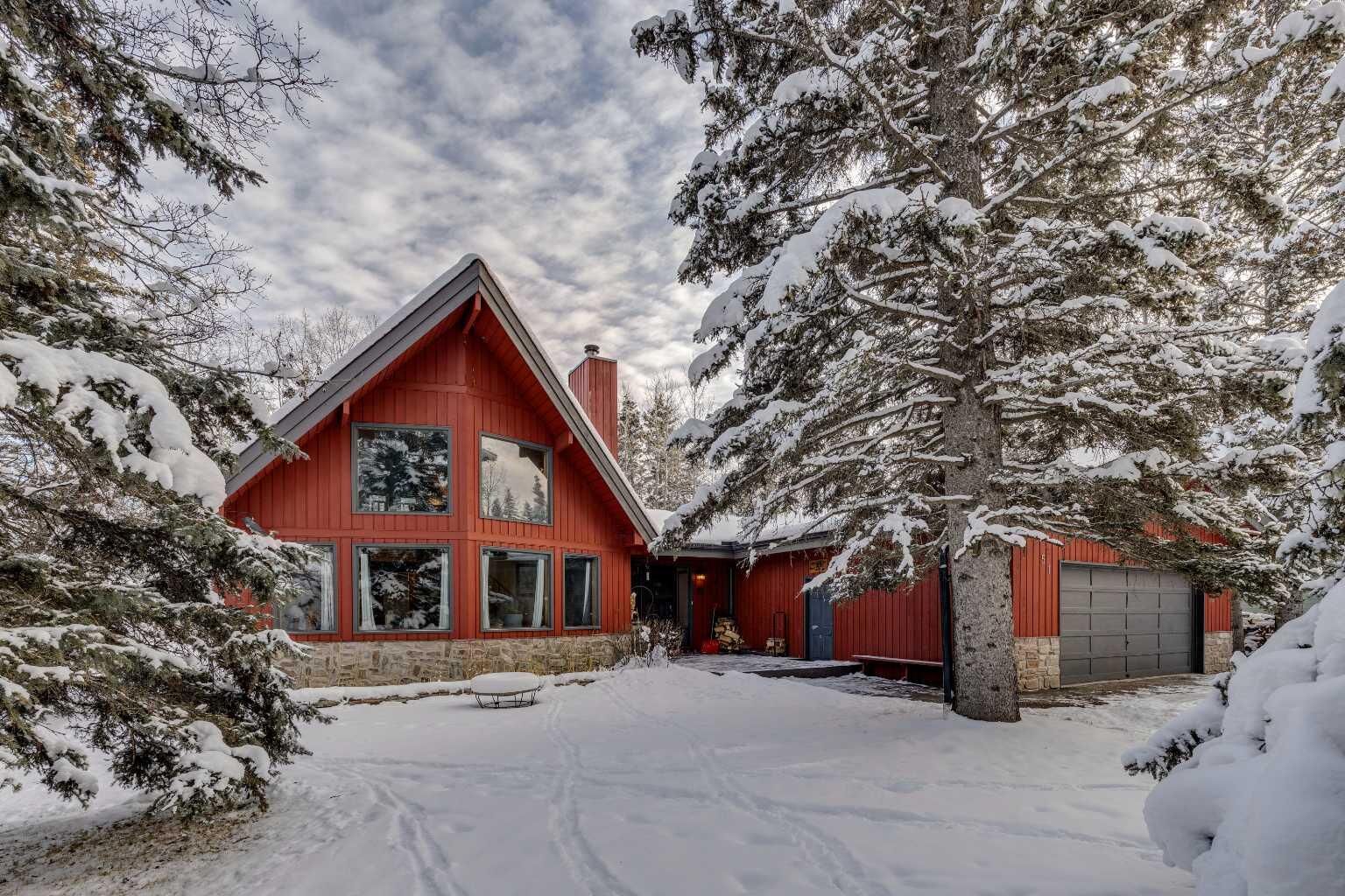 Property Photo:  51 Manyhorses Drive  AB T3Z 1A2 