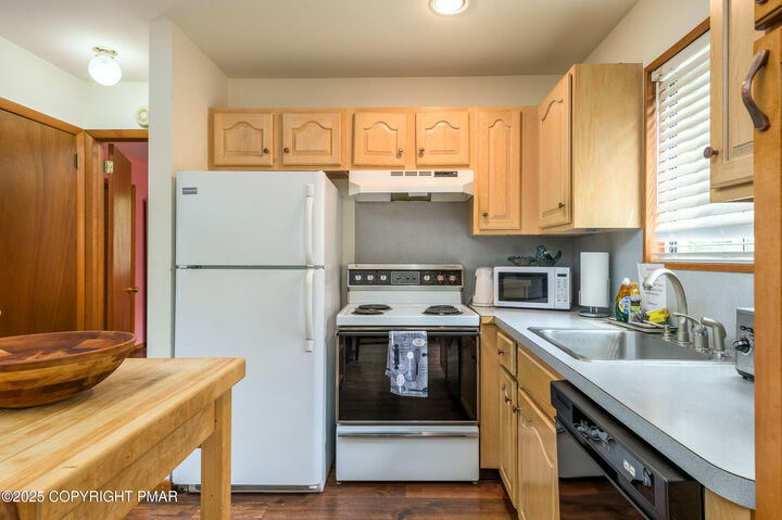 Property Photo:  126 Shawnee Dr Drive  PA 18347 