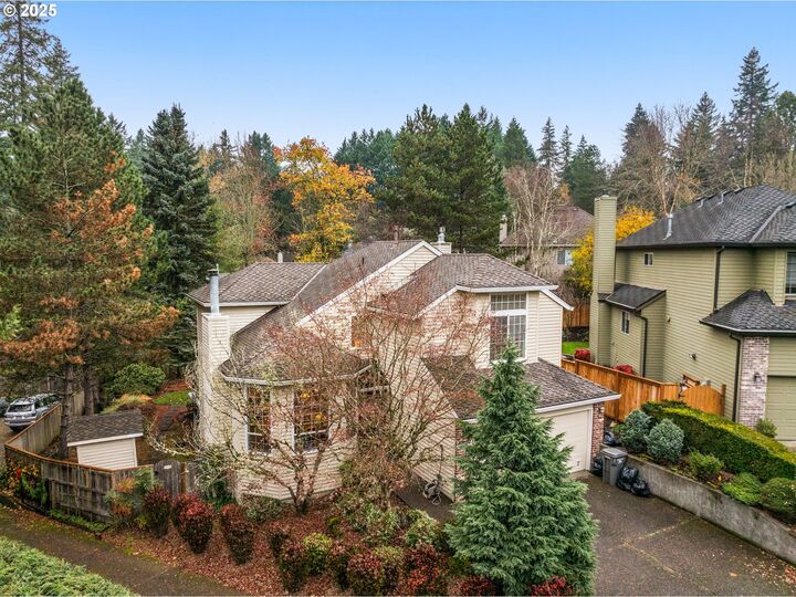 Property Photo: 5007 SW Canterbury Ln OR 97219