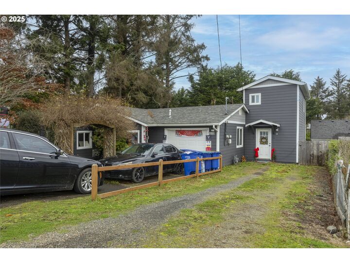 Property Photo: 1111 SW 13th St OR 97367