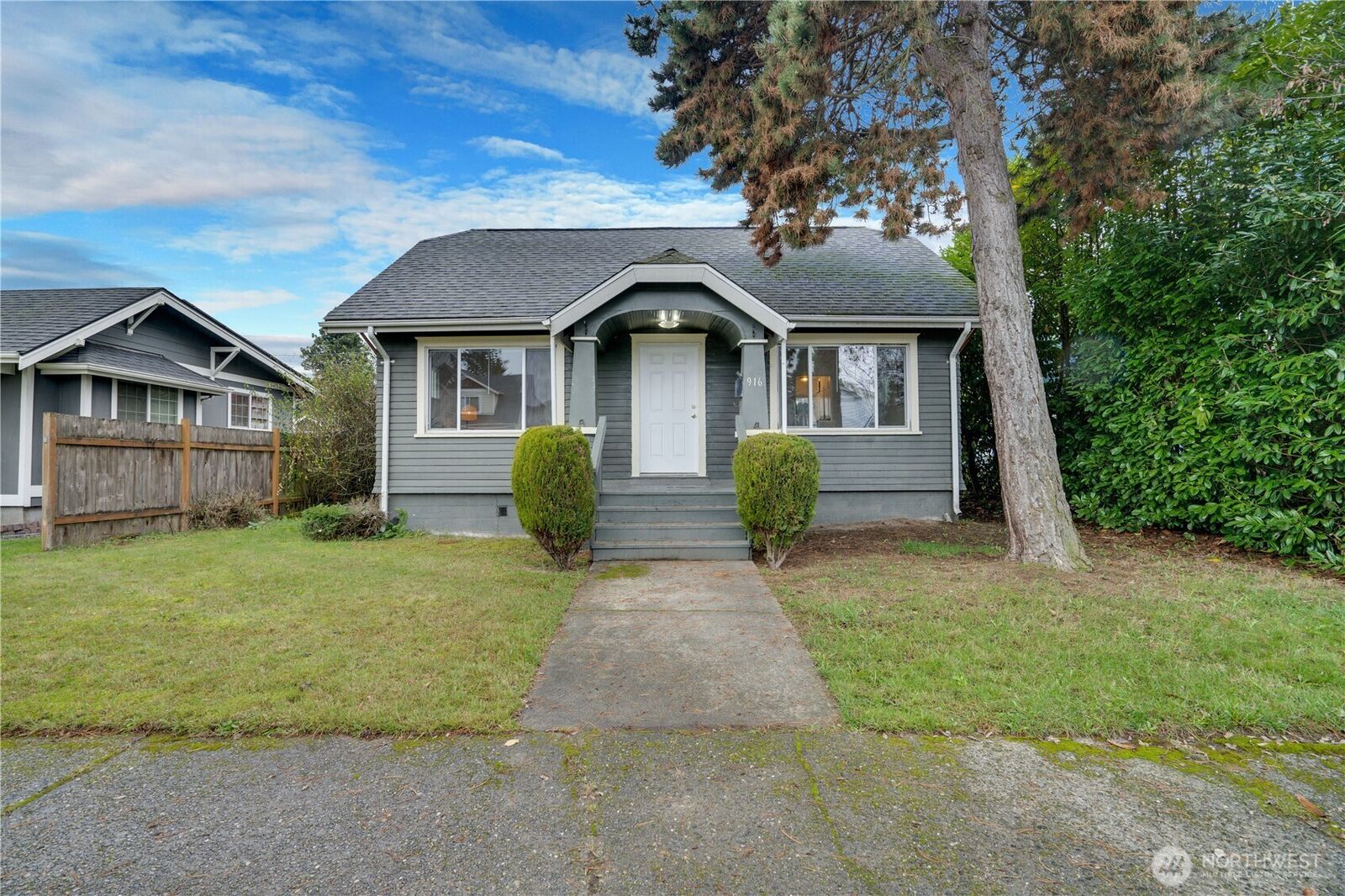 Property Photo: 916 E 61st Street WA 98404