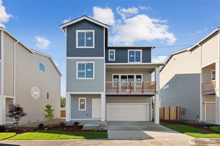 Property Photo:  18521 SE 271st Place  WA 98042 