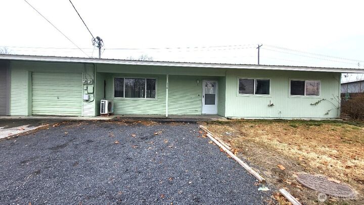 Property Photo: 8910 Travis Drive WA 98837