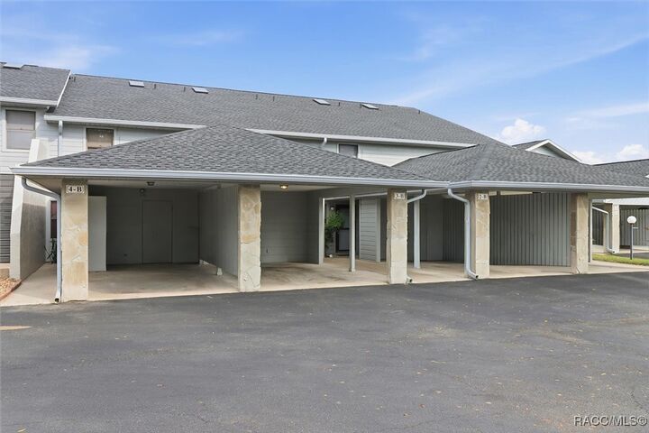 Property Photo: 771 E Hartford Street FL 34442