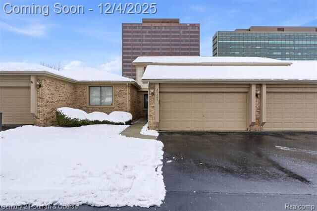 Property Photo: 20207 Evergreen Meadows Road MI 48076