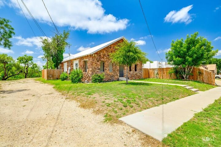 Property Photo: 415 E Harris Ave TX 76903