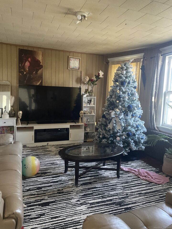 Property Photo:  271 Swanson Avenue  CT 06614 