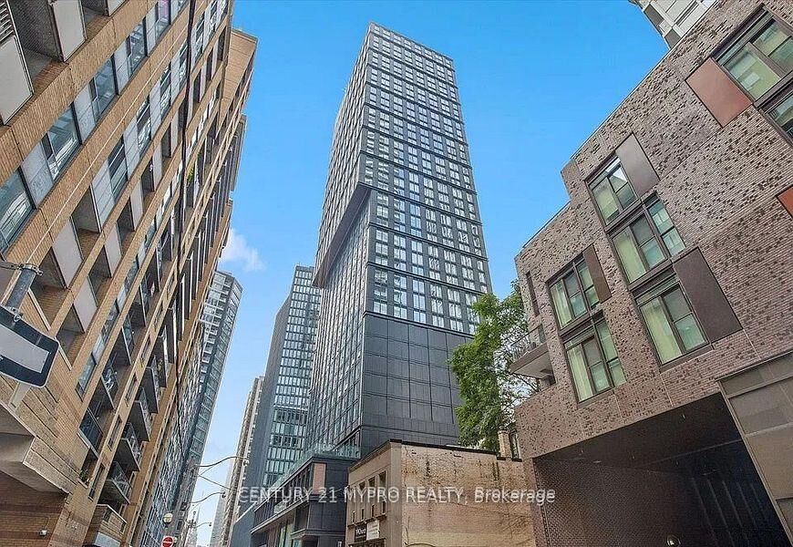 Property Photo:  82 Dalhousie Street 1703  ON M5B 0C5 