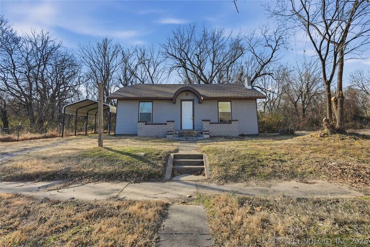 Property Photo: 521 S 7th Street OK 74401