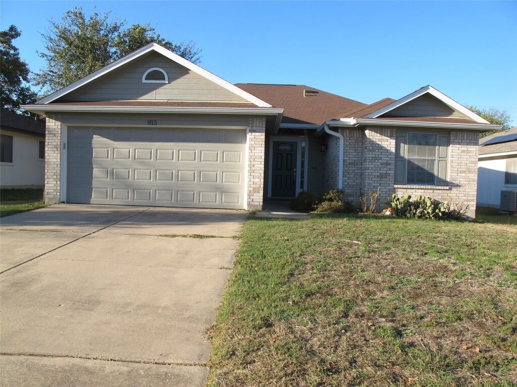 Property Photo:  915 Lantana Lane  TX 78641 