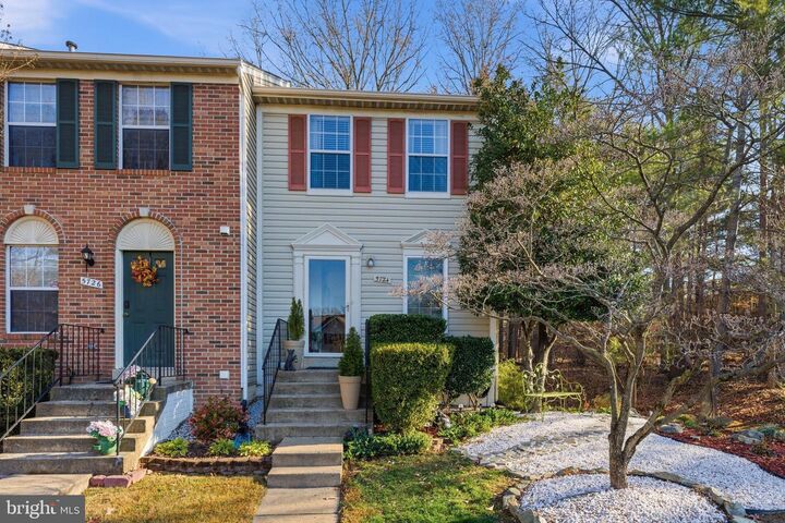 Property Photo: 5724 Harrier Drive VA 20124