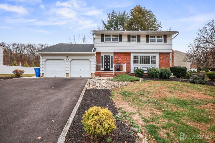 Property Photo:  42 Norman Lane  NJ 08857 