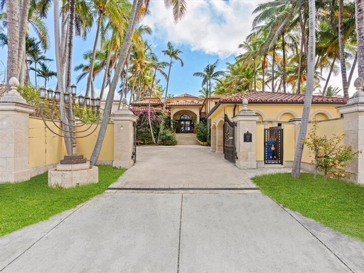 Property Photo: 555 Ocean Blvd FL 33160